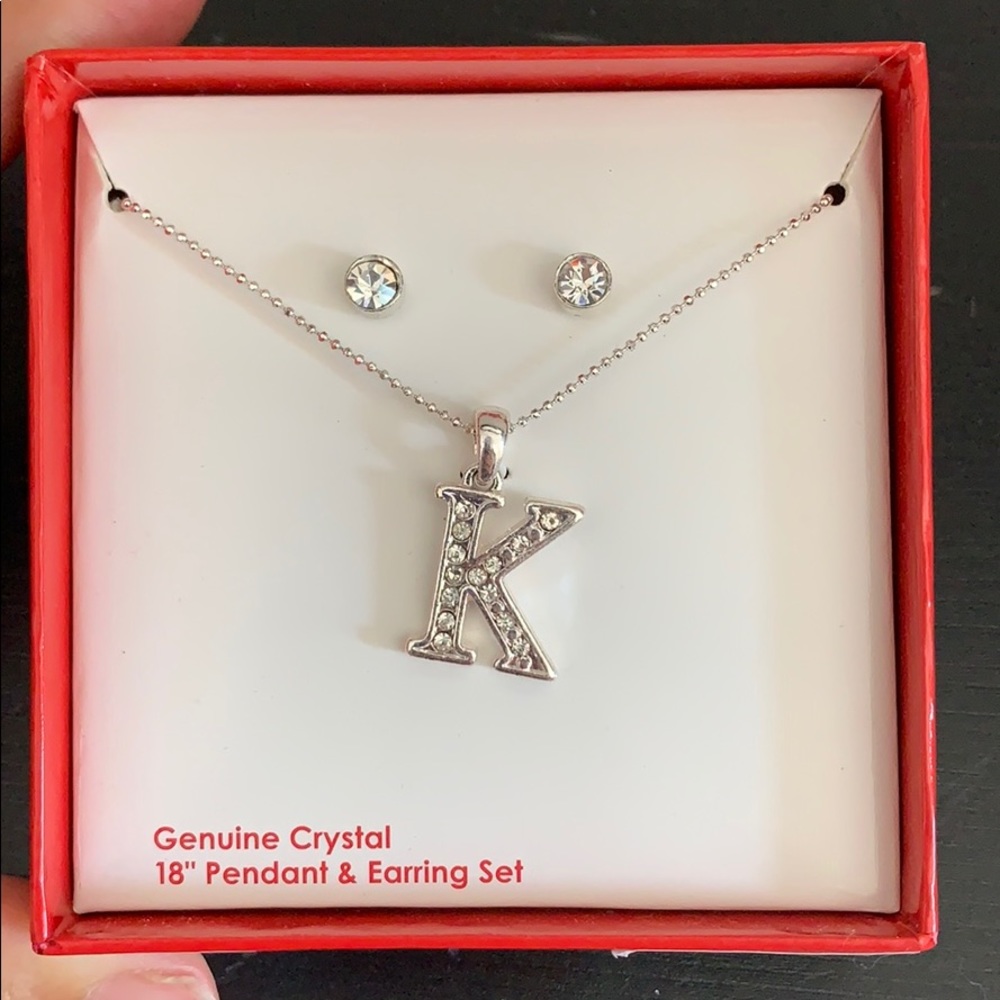 Genuine Crystal 18” K Pendant and stud earring set
